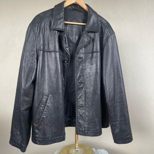 Round tree and Yorke Vintage
Leather Jacket
Lambskin Genuine leather